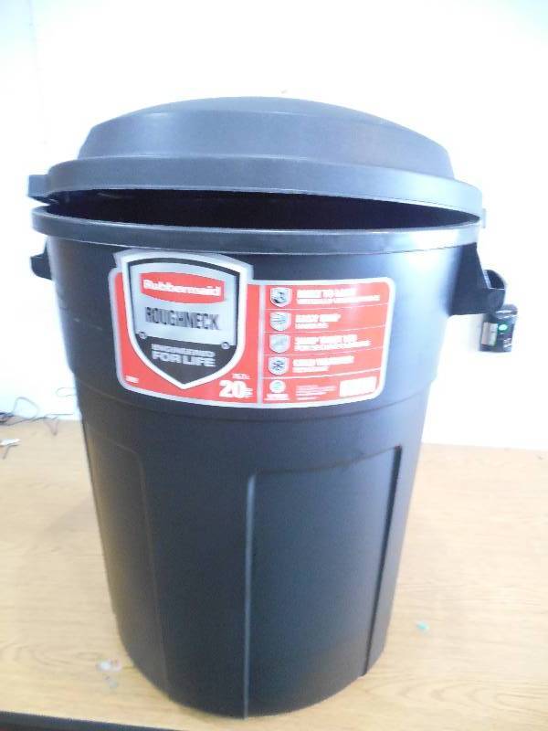 lot 90 image: Rubbermaid Roughneck 20 Gal. Black Round Trash Can with Lid