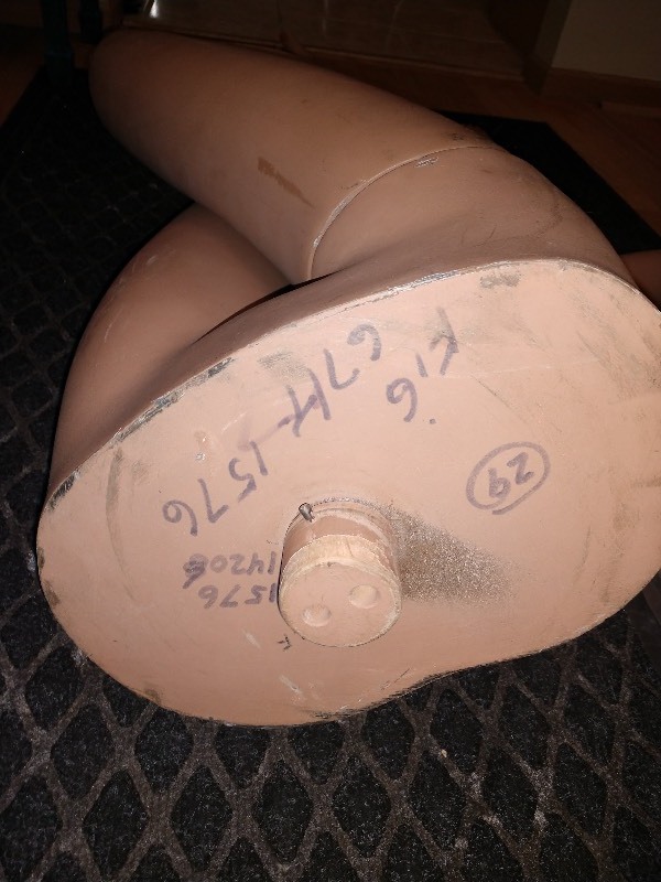 lot 4 image: Mannequin Parts