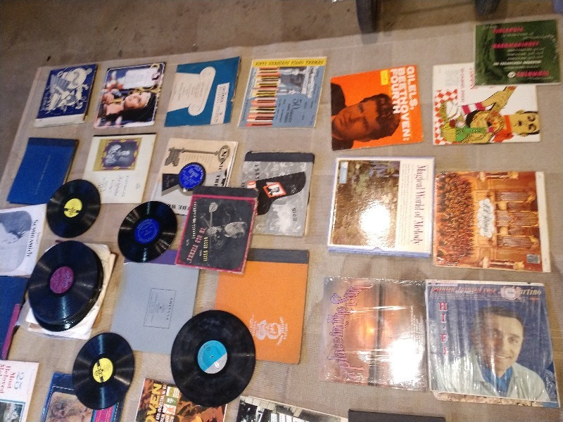 lot 41 image: Vinyl Records