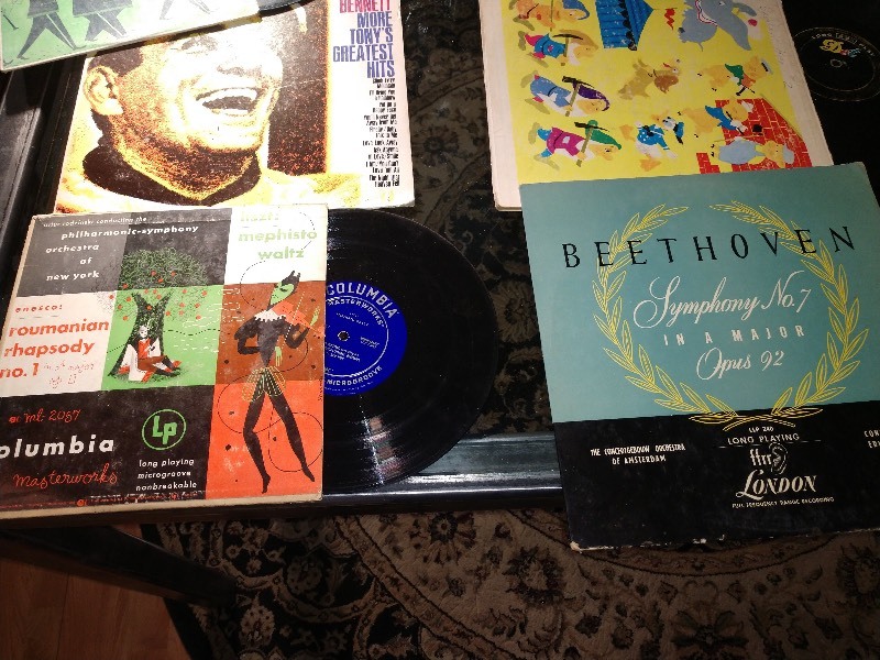 lot 57 image: Vinyl Records