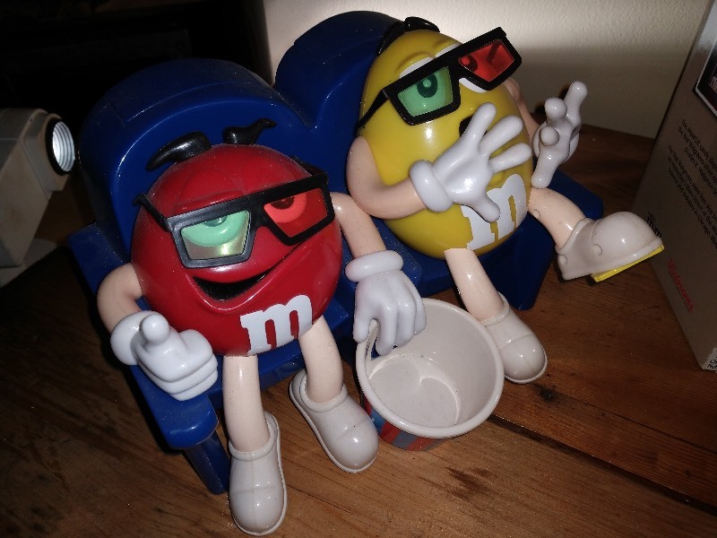 lot 70 image: M&ampM Collectibles, Mechanical Hand, Hulk Toy Hand