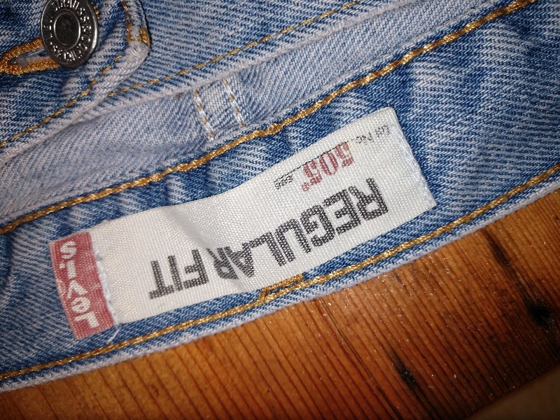 lot 75 image: Vintage Levi Strauss 505 Regular Fit Jeans 38x34