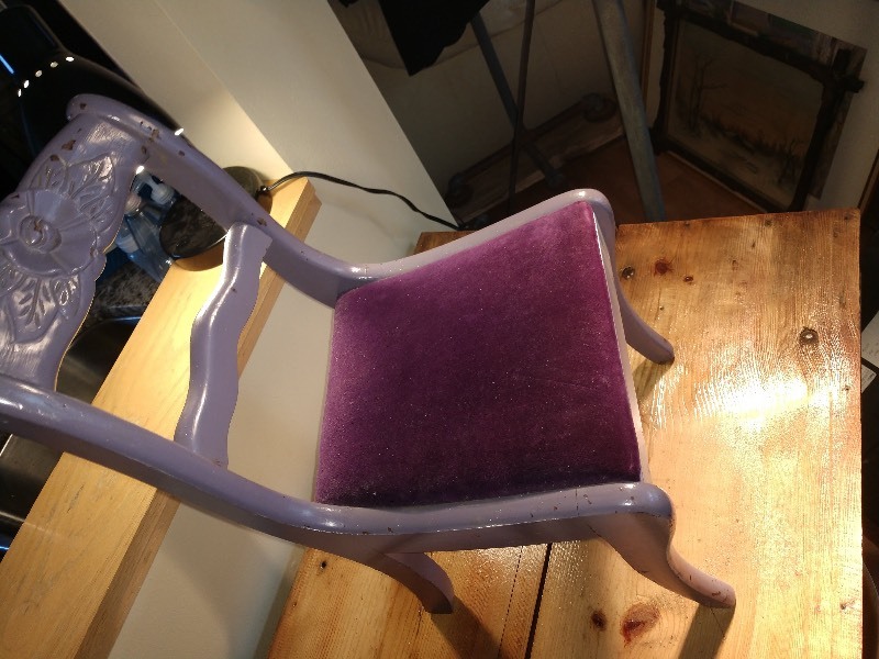 lot 76 image: Antique Chairs