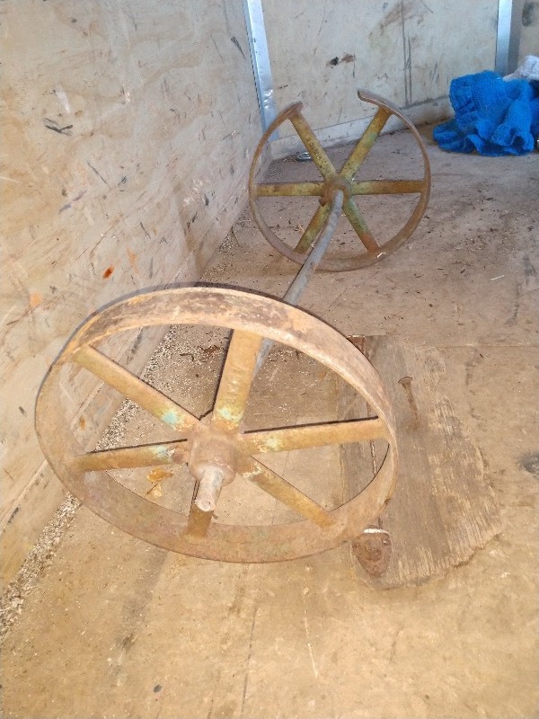 lot 77 image: Antique Metal Wheels w Axel