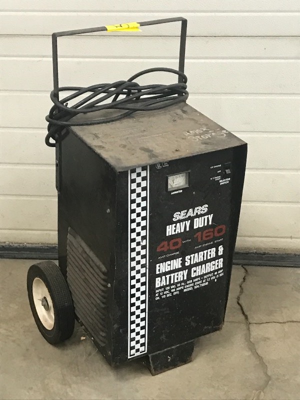 lot 5 image: Sears Heavy Duty 12Volt Battery Cha...