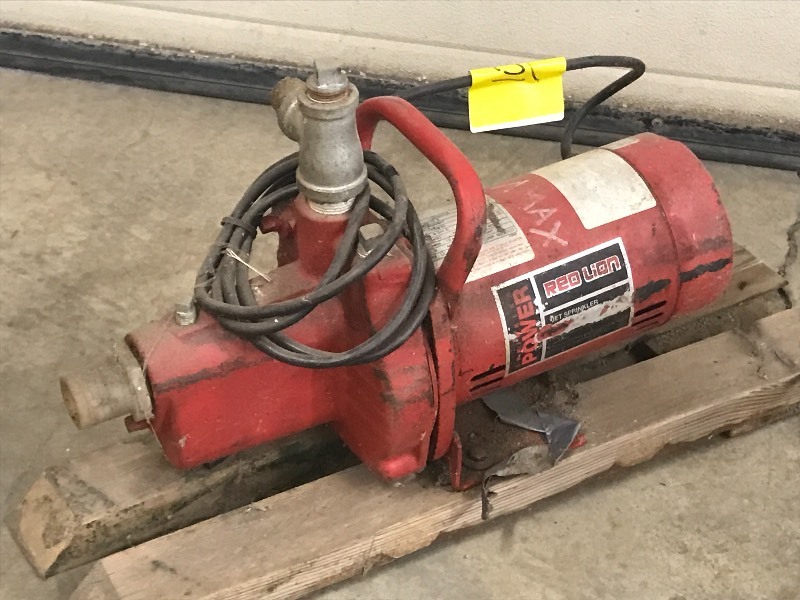 lot 10 image: Red Lion 115230Volt 12HP Jet Spri...