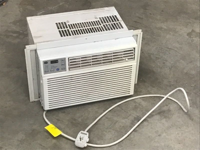 lot 26 image: GE 115Volt Window AC Unit ...