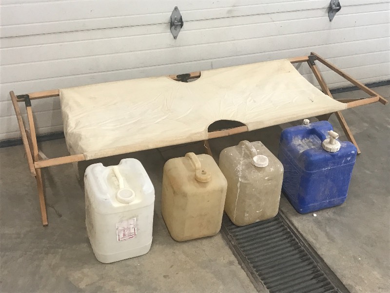 lot 30 image: Lot Of (4) Portable Jugs & (1) Cam...