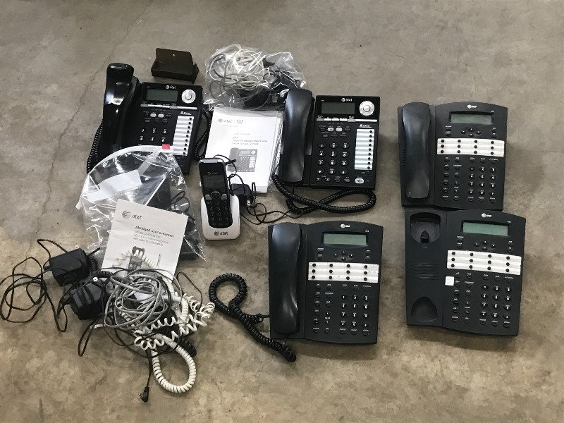 lot 48 image: AT&T 993 & AT&T 944 Commercial Phon...