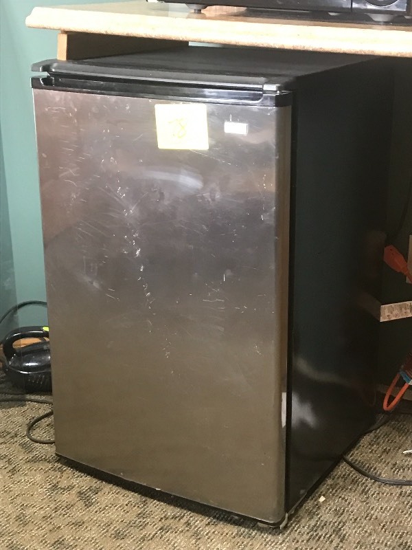 lot 78 image: Kenmore Elite Mini Refrigerator ...