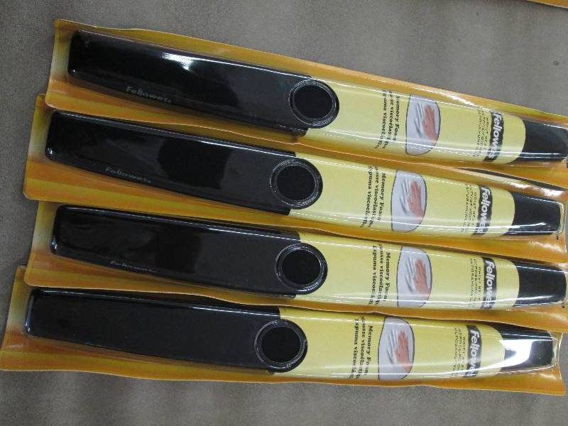lot 30 image: Lot of 4 Fellowes Memory Foam Keybo...