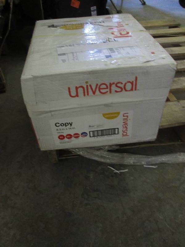 lot 90 image: Universal White Copy Paper Legal - ...