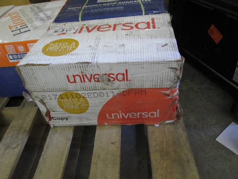 lot 93 image: Case of Universal 20 lb 8.5x11 Copy...