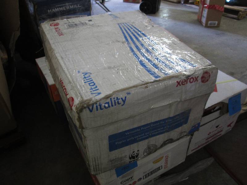 lot 98 image: Case of Xerox Vitality 20 lb 8.5x14...