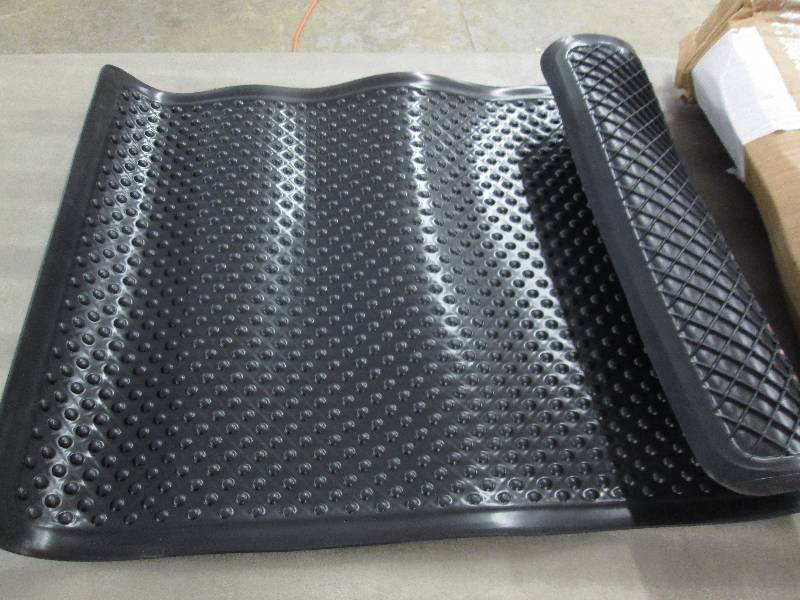 lot 116 image: 2x3 ft Black AntiFatigue Mat Retail...