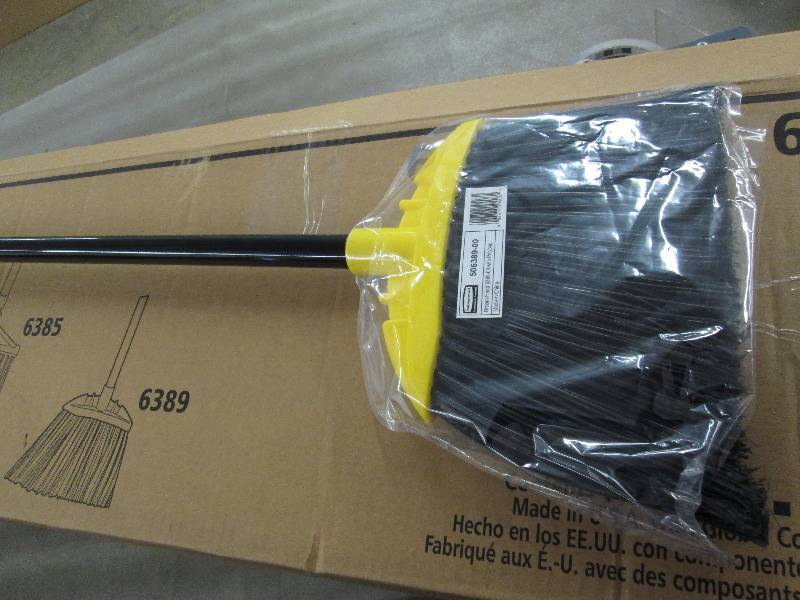 lot 212 image: Lot of 6 Rubbermaid Commerecial Ang...