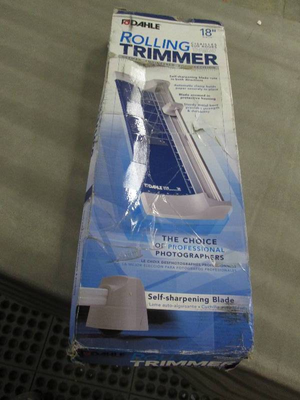 lot 216 image: Dahle 508 Personal Rolling Trimmer ...