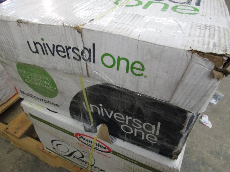 lot 223 image: Case of Universal One 20 lb 8.5x11 ...
