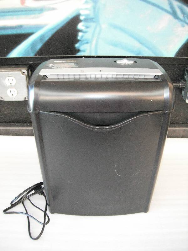 lot 46 image: Paper Shredder