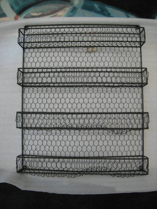 lot 50 image: Spice Rack