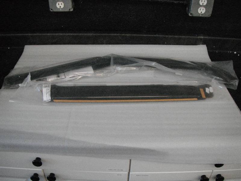 lot 76 image: Window Deflectors for Range Rover Evoque