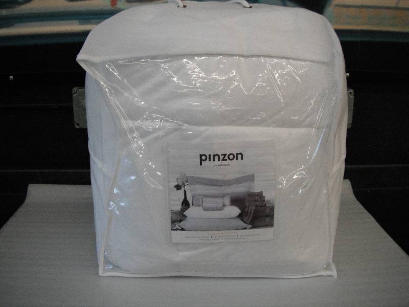lot 79 image: King Mattress Pad