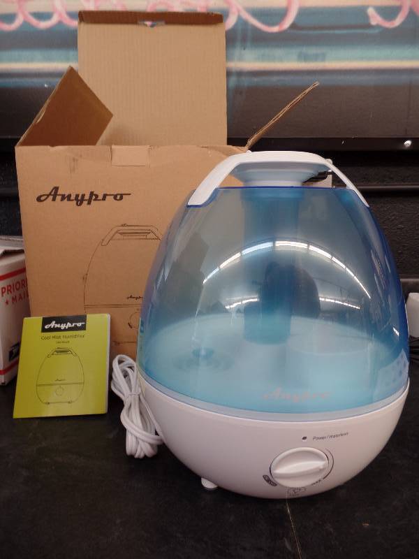 lot 7 image: Cool Mist Humidifier