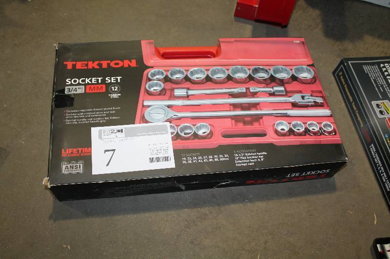 lot 7 image: MIT Tekton 34in. Drive 12-Point Carbon Steel Socket Set Metric