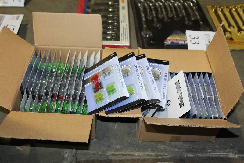 lot 38 image: Lot of (2) Boxes of 15-Piece Car Fuse Sets