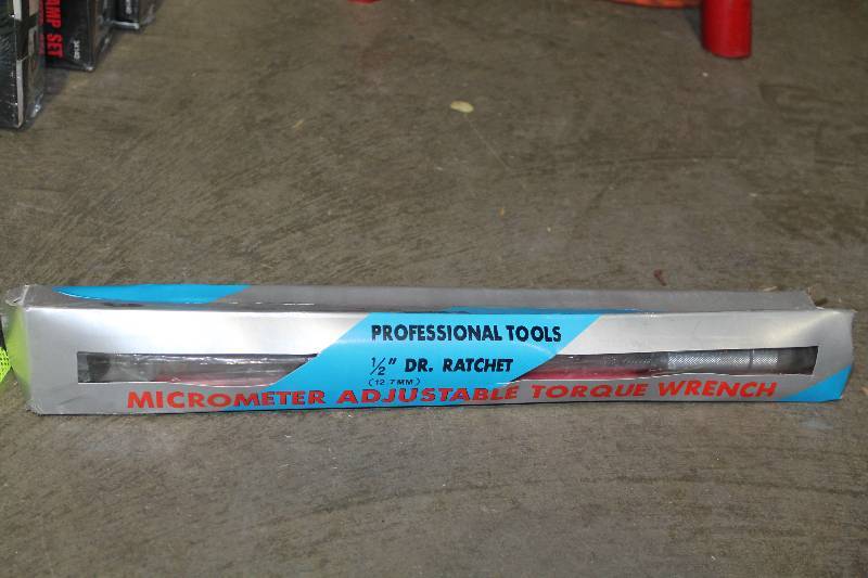 lot 28 image: Professional Tools 12in. Drive Ratchet Micrometer Adjustable Torque Wrench