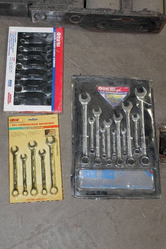 lot 32 image: Lot of (3) Hand Tools - Great Neck 8-Piece Stubby Combo Wrench, Grip 5-Piece Combination Wrenches, Great Neck 11-Piece Combination Wrench Metric