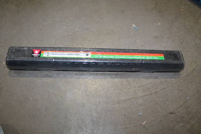 lot 24 image: Neiko Tools 50-250 ft. lbs. Adjustable 12 Drive Torque Wrench