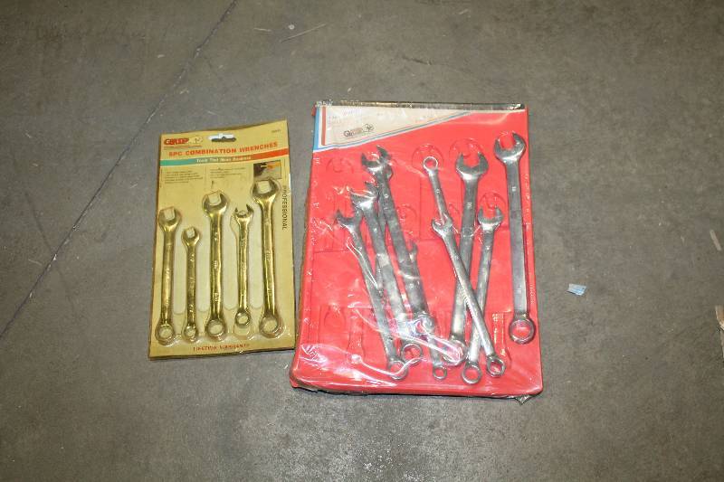 lot 35 image: Lot of (2) Hand Tools - Grip 5-Piece Combination Wrench, Grip 10-Piece Long Pattern Combination Wrench Metric