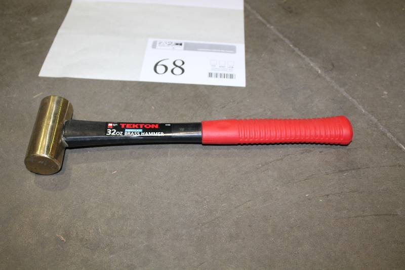 lot 68 image: MIT Tekton 32oz. Fiberglass Brass Hammer
