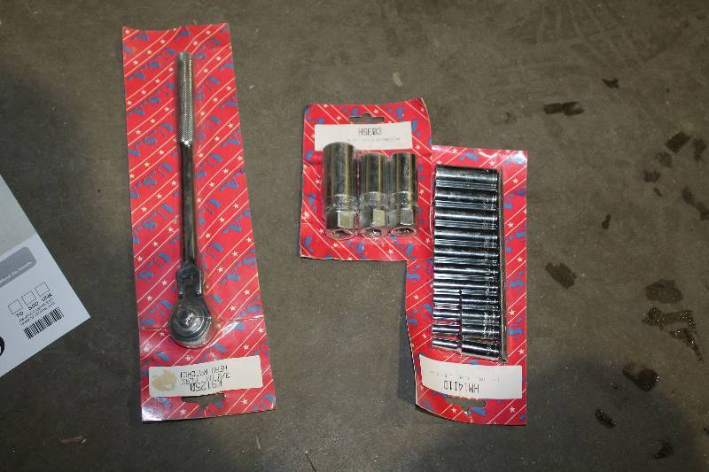 lot 116 image: Lot of (3) Hand Tools - 38in. Drive Flex Head Ratchet, 3-Piece Stud Extractor, 11-Piece 14in. Drive Sockets