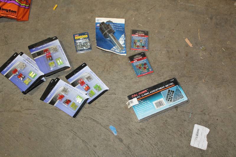 lot 131 image: Misc Car Parts - Fuse Kits, O-rings