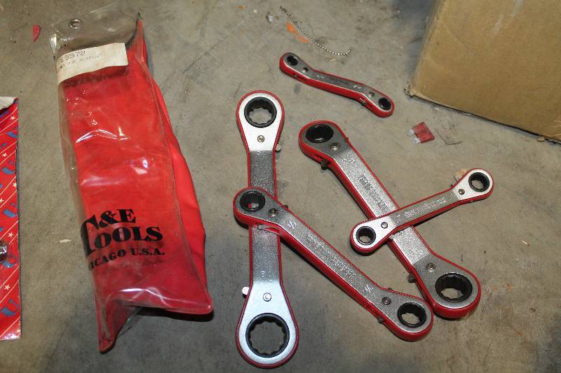 lot 155 image: 5-Piece Ratchet Box WrOffset