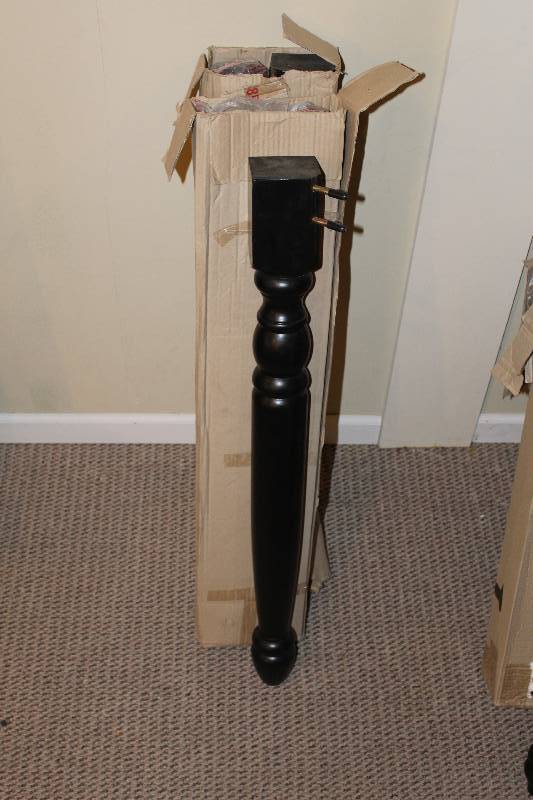 lot 76 image: Set of Dining Table Legs