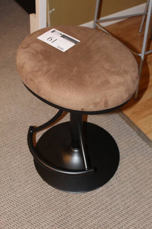 lot 61 image: Bar Stool