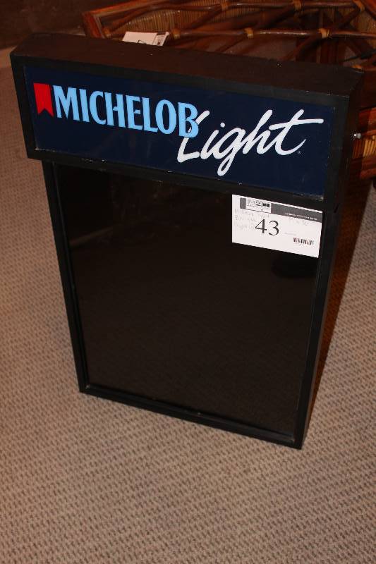 lot 43 image: Michelob Light Bar Light