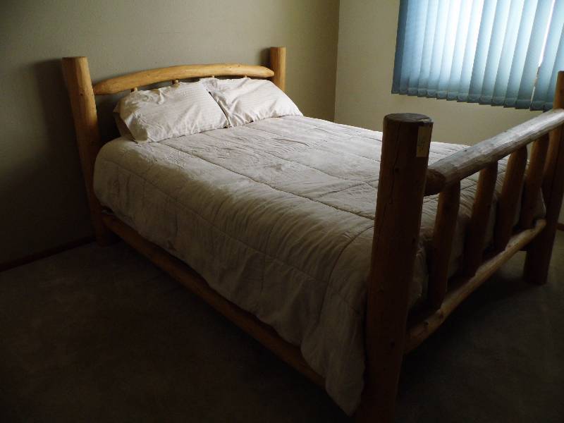 Log Bed - Queen Size