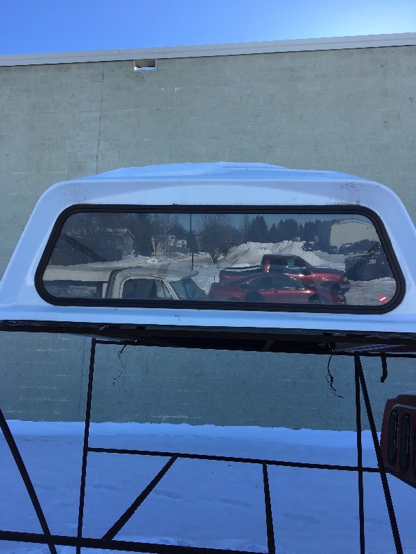 lot 3 image: White Topperl (Top Rack)