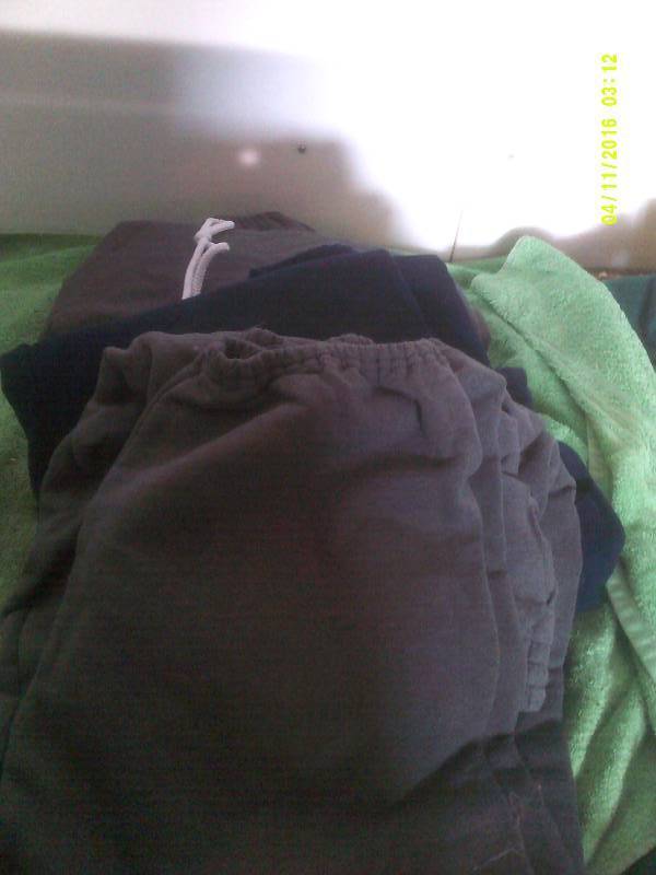 3 PAIR EXTRA LG SWEATS
