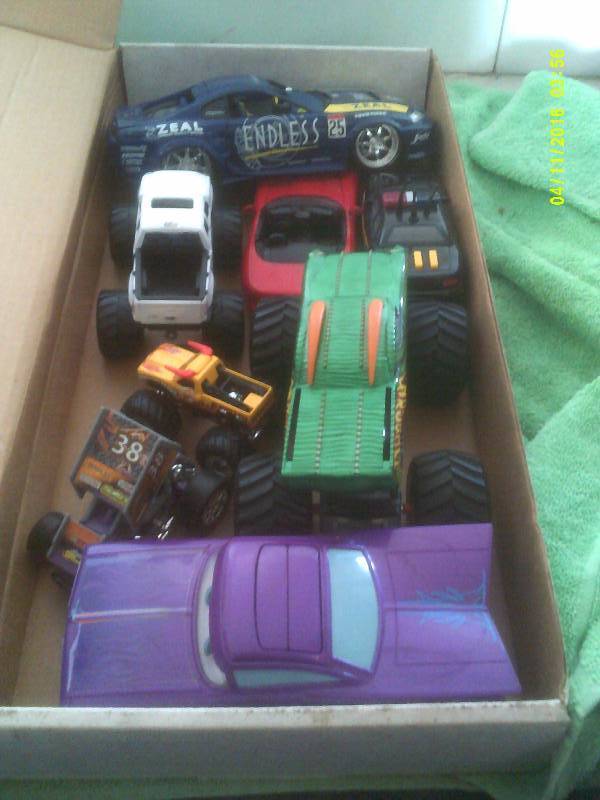 COLLECTIBLE CARS AND TRUCKS