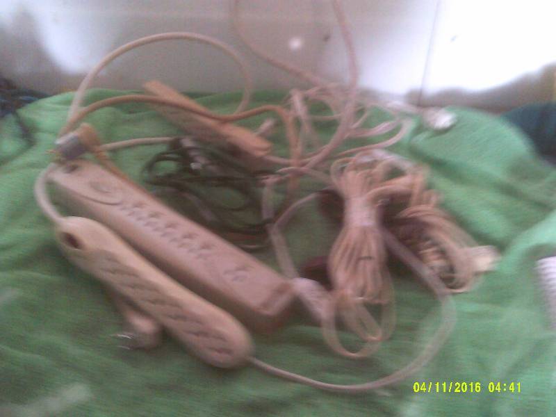 EXTENSION CORDS AND SURGE PROTECTERS