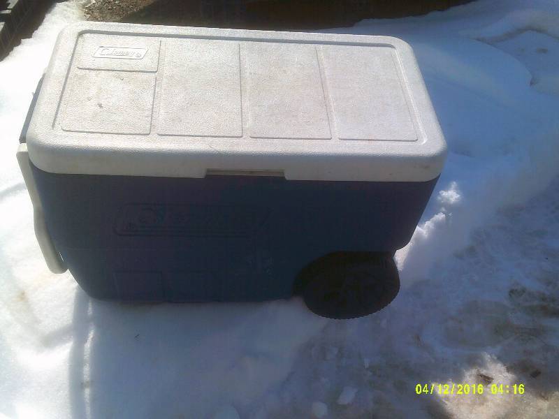 FULL SIZE COLEMAN COOLER ON WHEELS