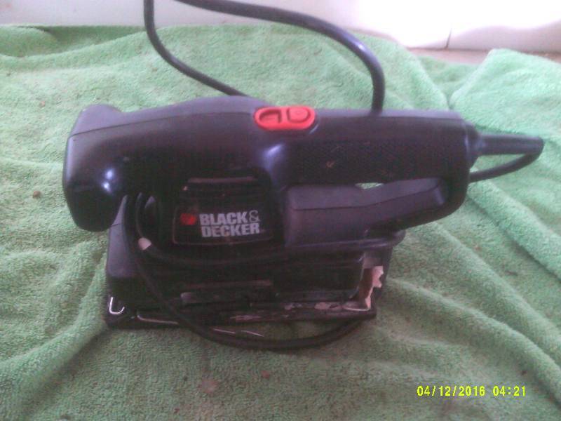 BLACK AND DECKER ELECTRIC SANDER