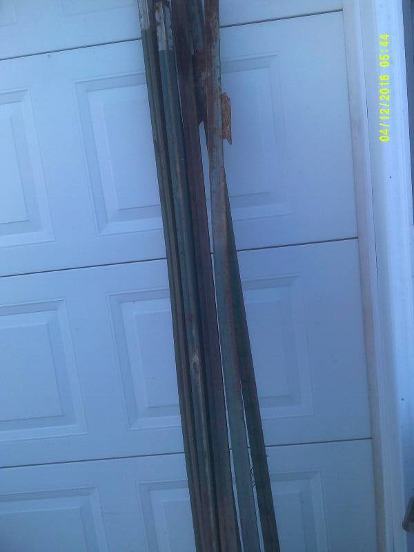 6 STEEL FENCE POSTS