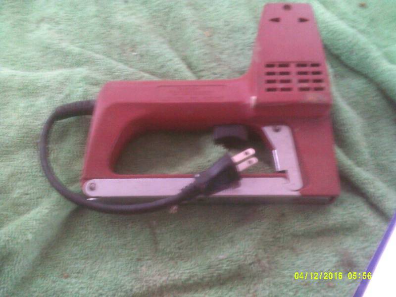 SWINGLINE ELECTRIC STAPLER