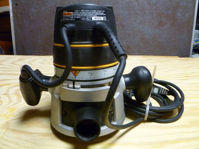 lot 13 image: Craftsman 2 hp Variable Speed 9.5 amp Router